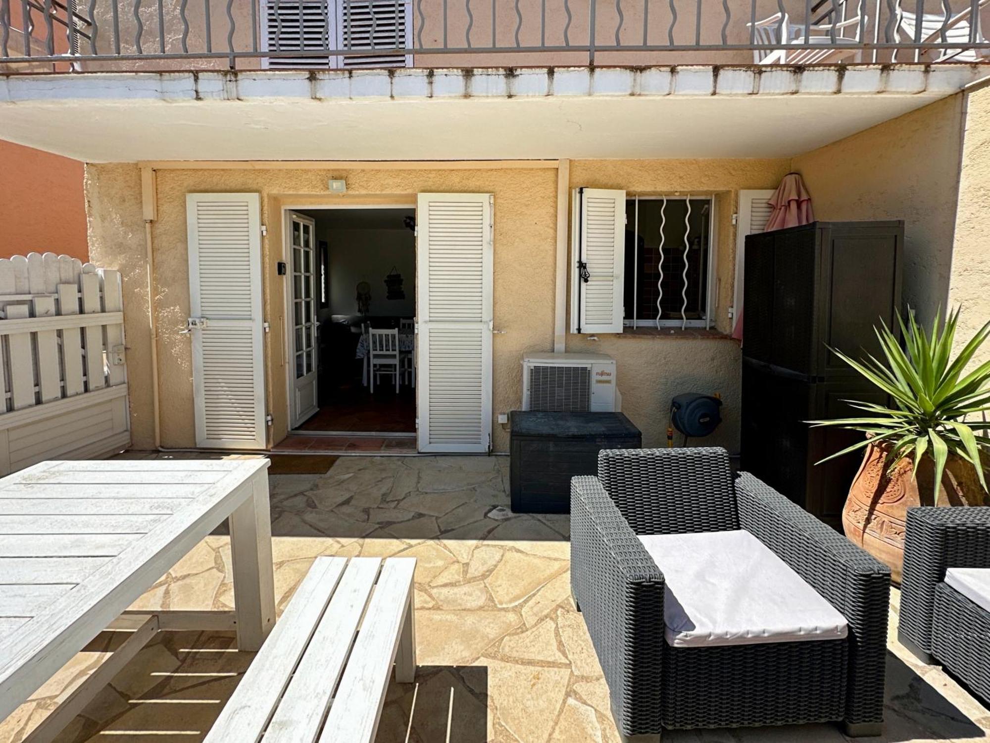 Superbe Emplacement , Terrasse Et Parking!